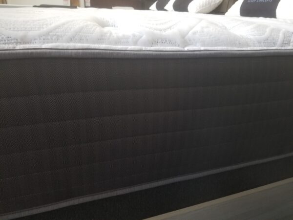 *Clearance* Essentials by Heritage – Diamond Hybrid Mattress 15" Medium - Image 2